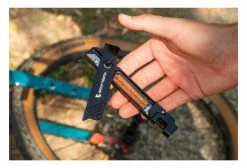 Multi-Outil Wolf Tooth 8-Bit Chainbreaker + Utility Knife (4 Fonctions) Noir -Entretien Réparation Route Soldes unnamed file 3718