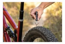Outil Pour Mèches Tubeless Wolf Tooth EnCase System Tire Plug Inserter -Entretien Réparation Route Soldes unnamed file 3726