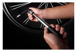 Pompe à Main Birzman Velocity MTB (Max 90psi / 6.2 Bar) Noir 9 Pompe à Main Birzman Velocity MTB (Max 90psi / 6.2 Bar) Noir -Entretien Réparation Route Soldes unnamed file 3888